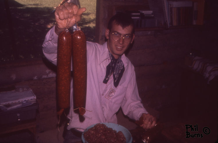 This image has an empty alt attribute; its file name is file.jpg