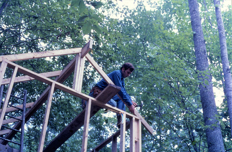 This image has an empty alt attribute; its file name is file.jpg