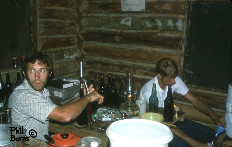 This image has an empty alt attribute; its file name is file.jpg